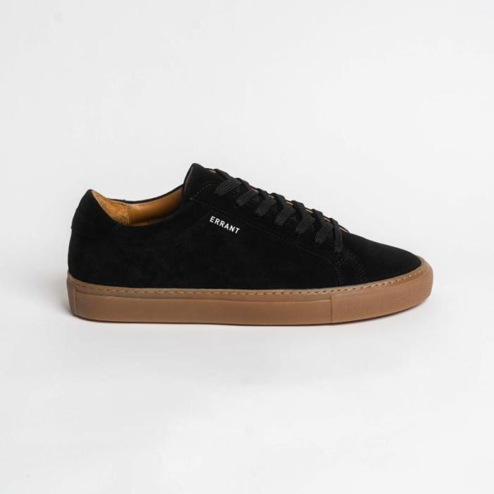Essential Sneakers i Sort Ruskind fra Errant