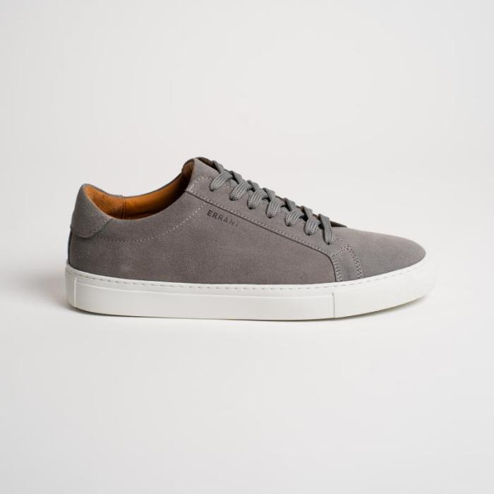 Essential Sneaker i Grå Ruskind - Tidløs Stil og Komfort