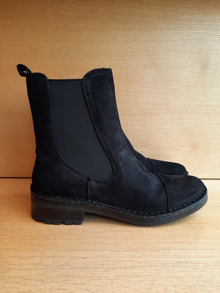 Bløde Ruskindsstøvler fra Relaxshoe – Italiensk Kvalitet!