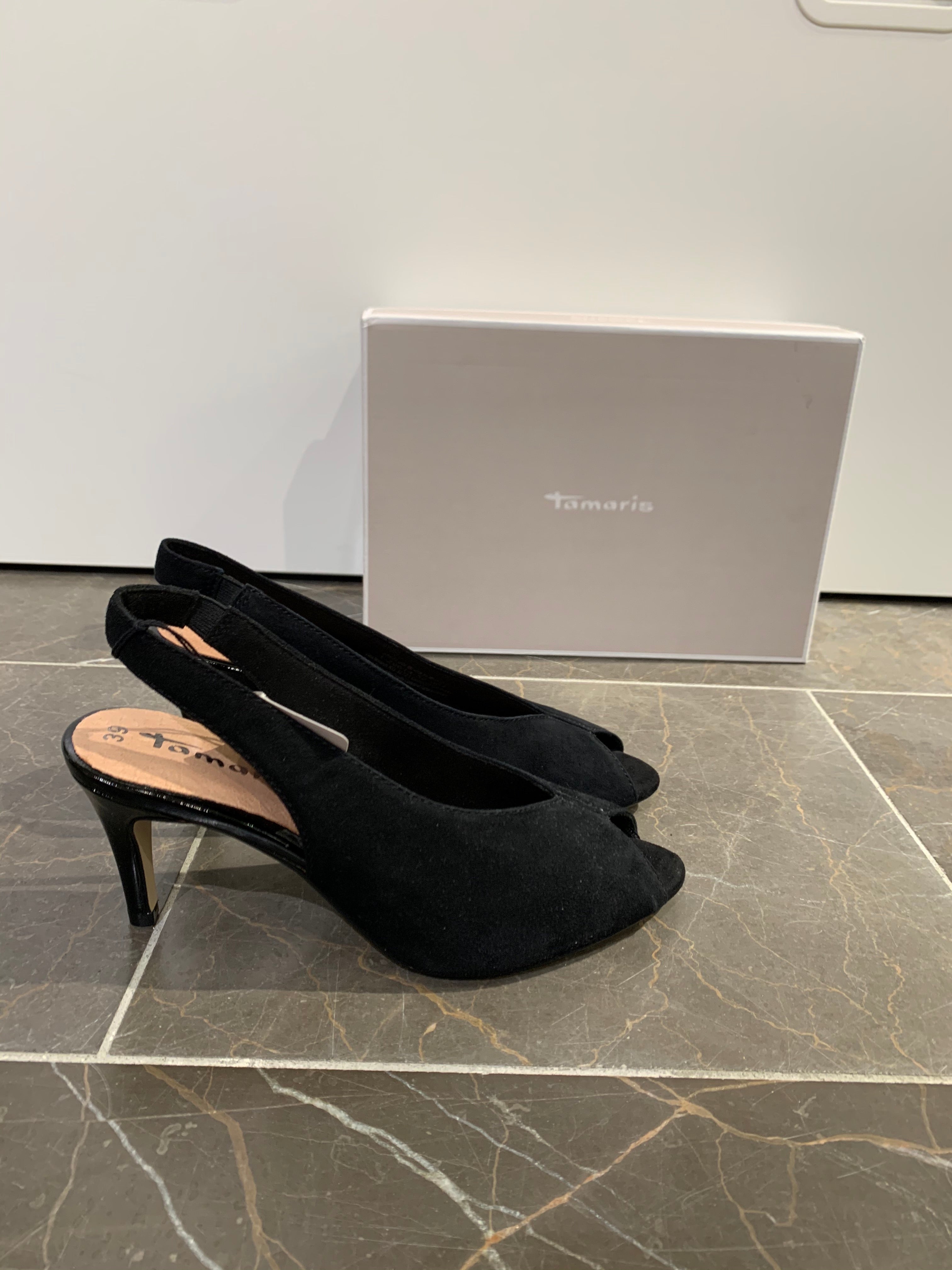 Tamaris Stiletter med Åben Hæl – Elegant Sort Design