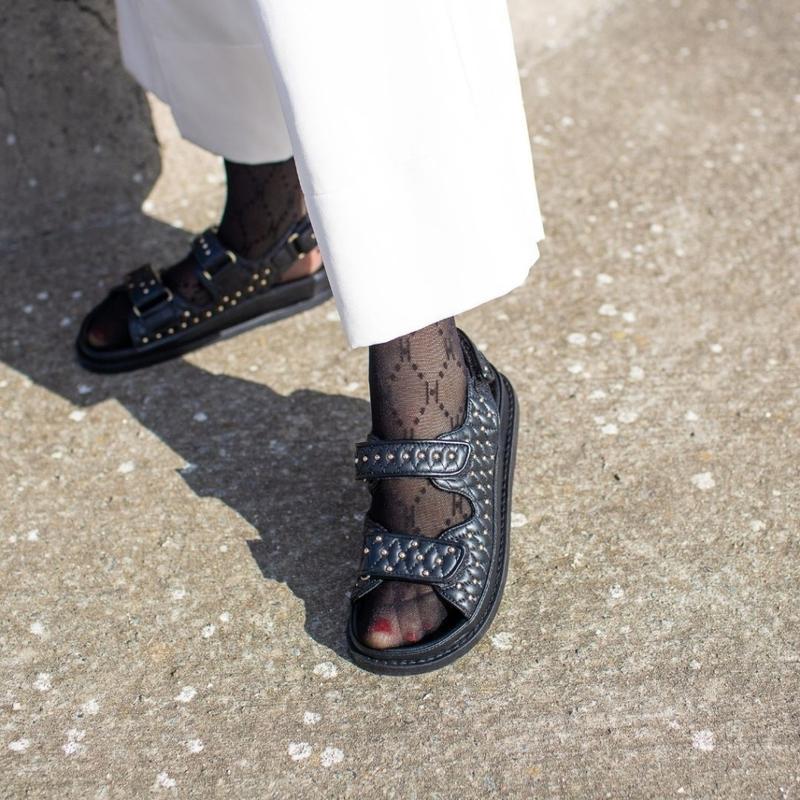 Studs On Sandal med Nitter fra Copenhagen Shoes - Sort Stilfuld Sandal til Hverdag og Fest
