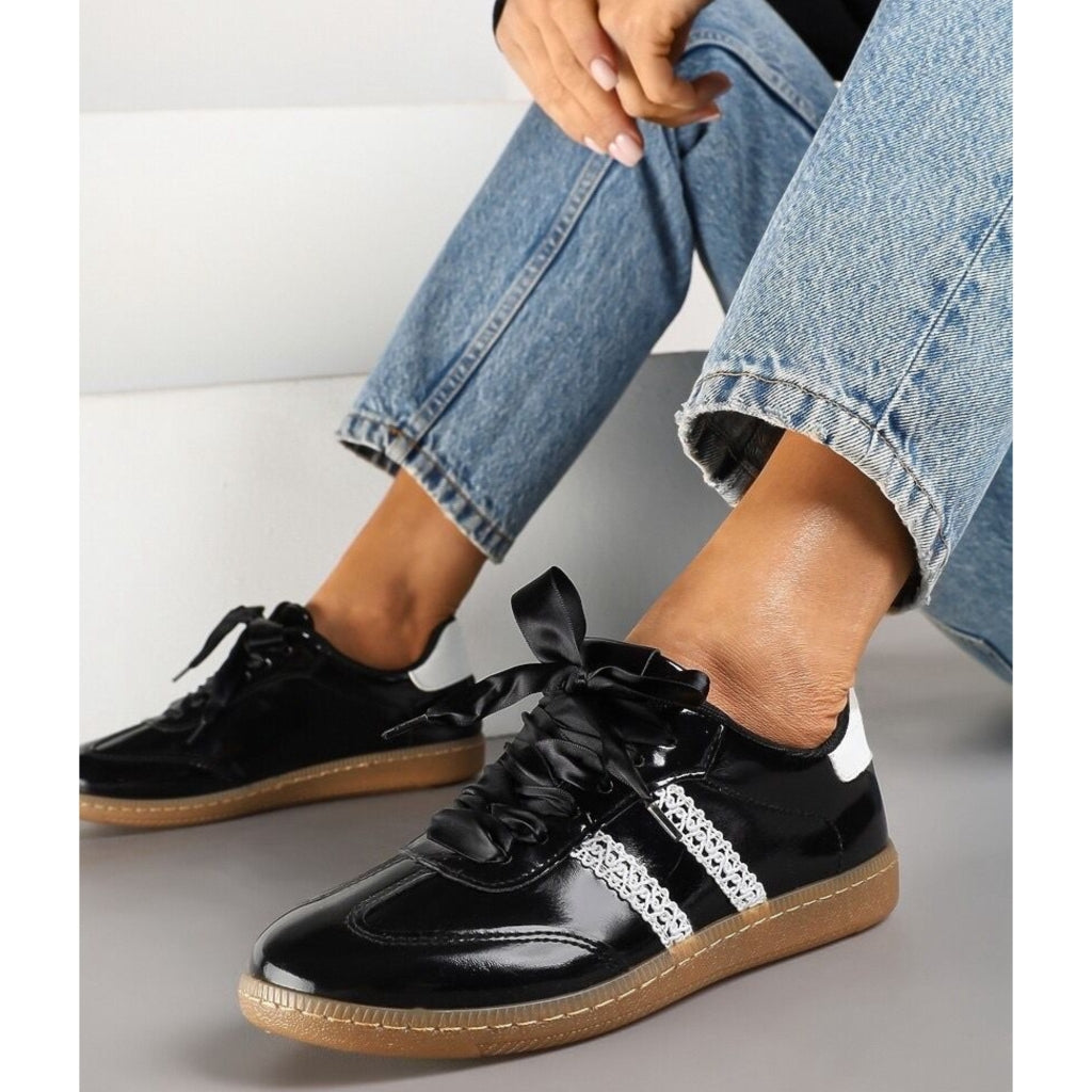 Stilfulde Gloria Dame Sneakers A 110 i Sort – Komfort og Elegance!